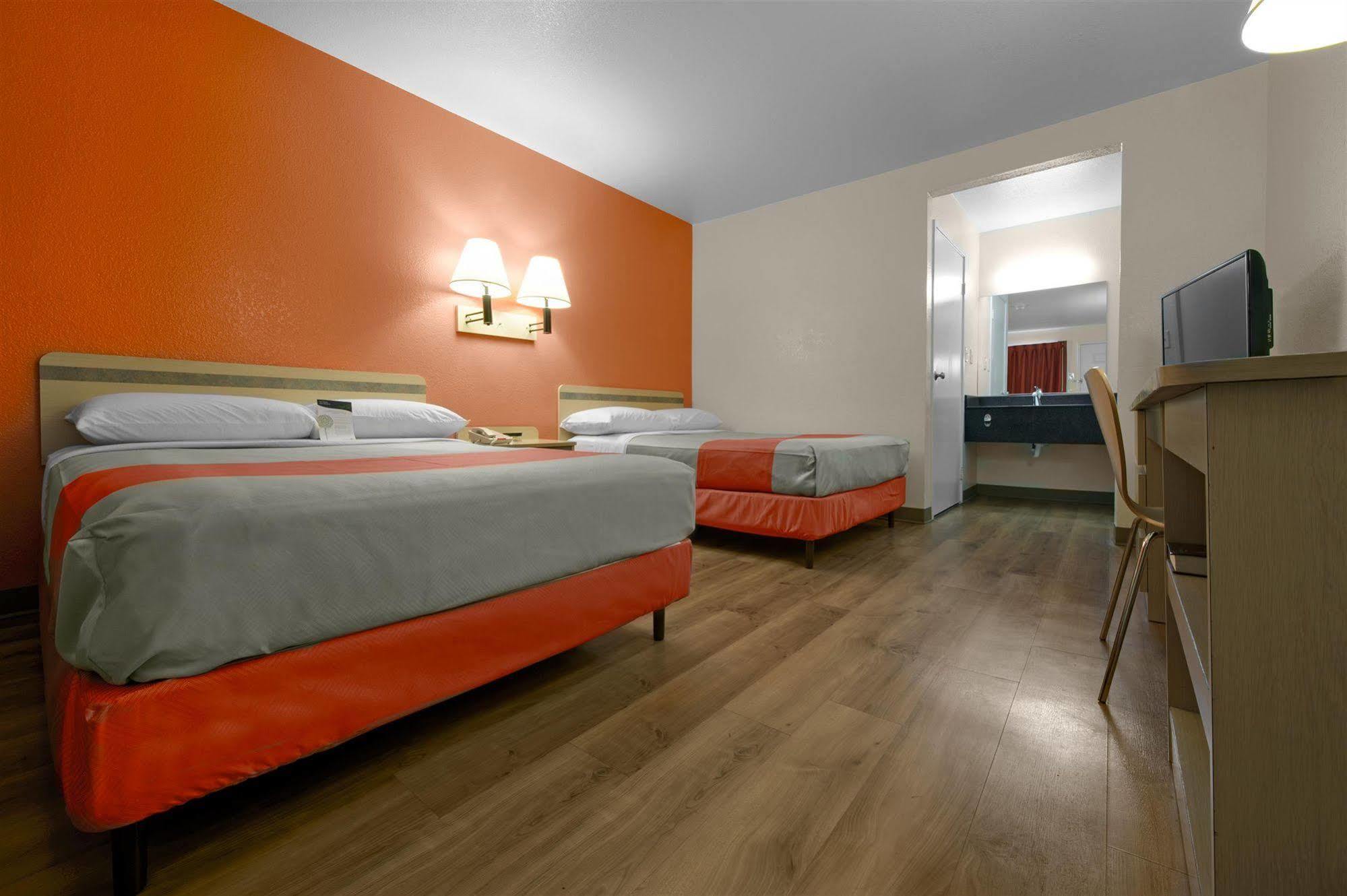 Inn 6-santa Rosa, Ca - North